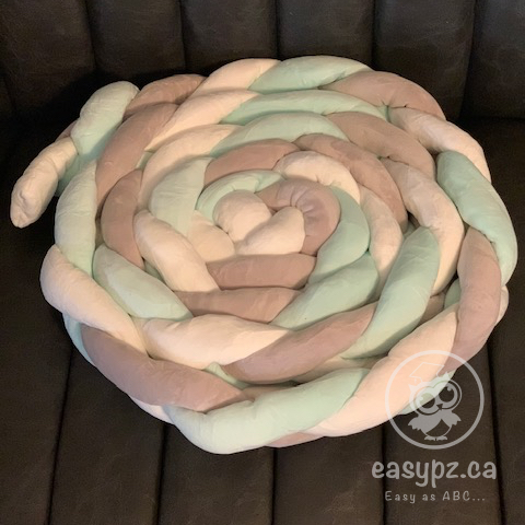 Tour de lit tressé pour berceau